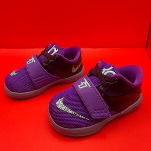 Nike KD 7 Toddler(unisex)Basketball Sneakers in Purple and Black size 5c